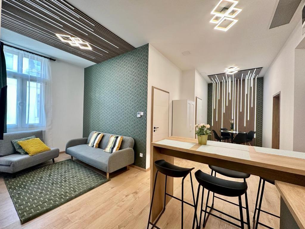 Apartment At Gozsdu Courtyard #Partyzone #Downtown #Freeparking Βουδαπέστη Εξωτερικό φωτογραφία
